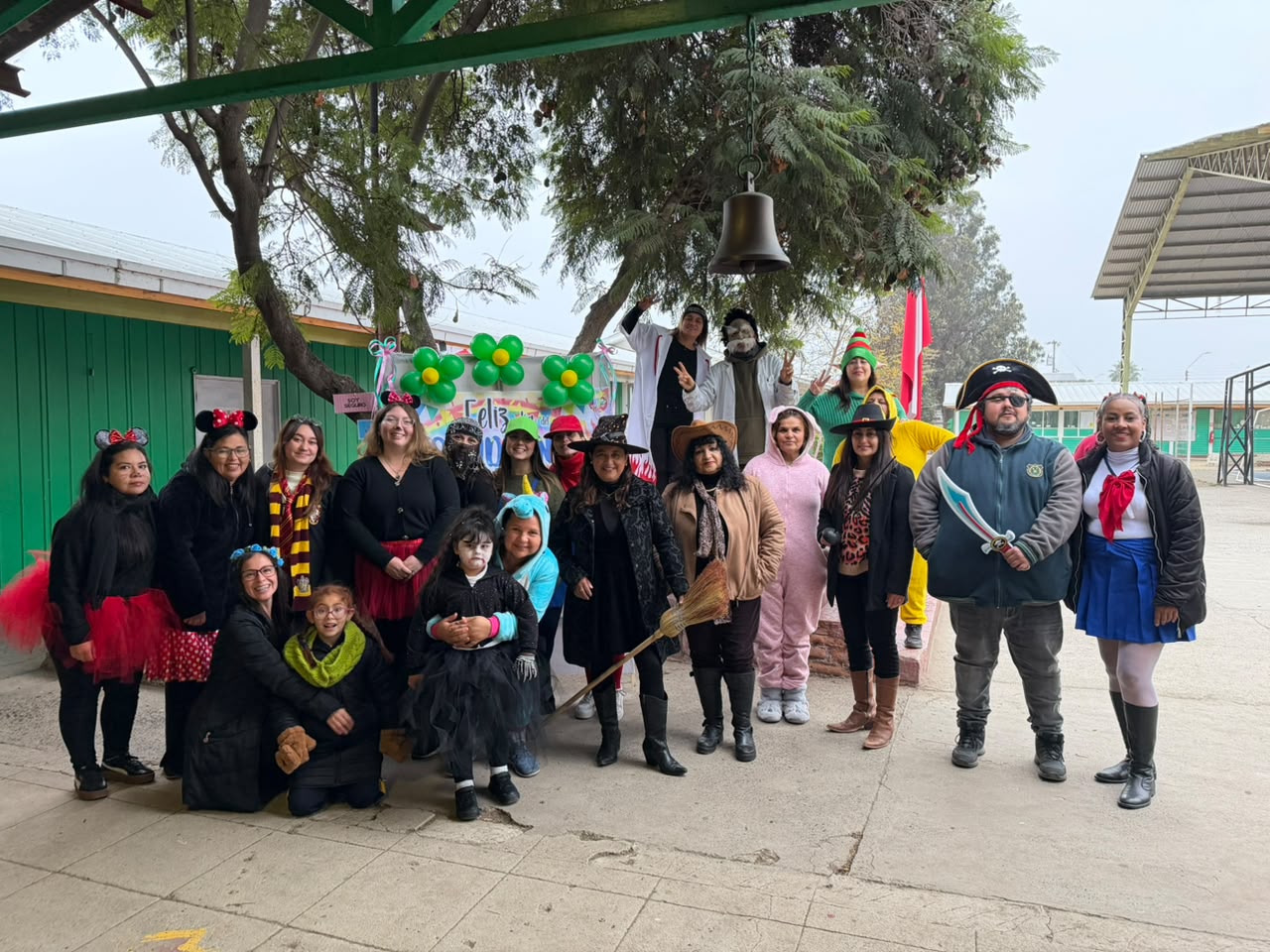Celebración del Día del Estudiante con disfraces